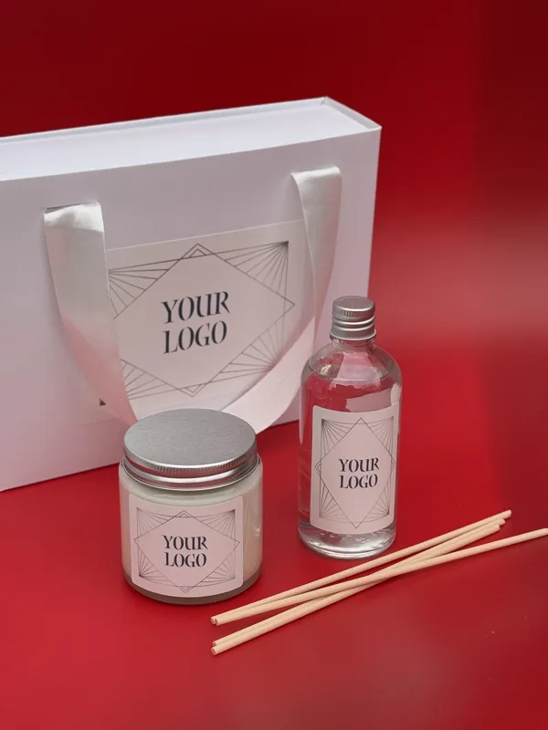 Подарунковий набір YOUR LOGO: свічка і аромадифузор